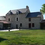 Le Manoir Du Pas Jahan Bed & Breakfast