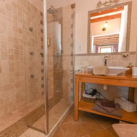 Le Manoir Du Pas Jahan Bed & Breakfast
