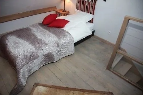 Le Manoir Du Pas Jahan Bed and breakfast