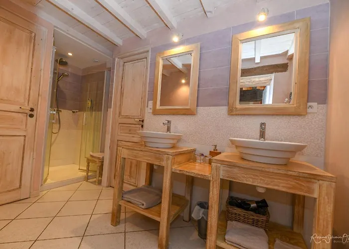 Le Manoir Du Pas Jahan Bed and breakfast 3*