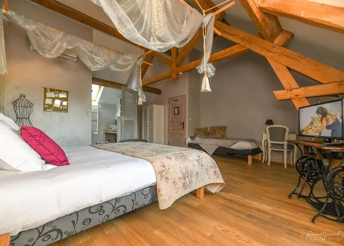 Le Manoir Du Pas Jahan Bed and breakfast 3*